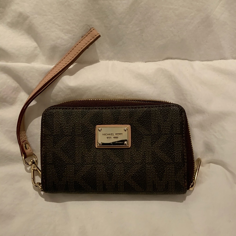 Michael Kors wristlet